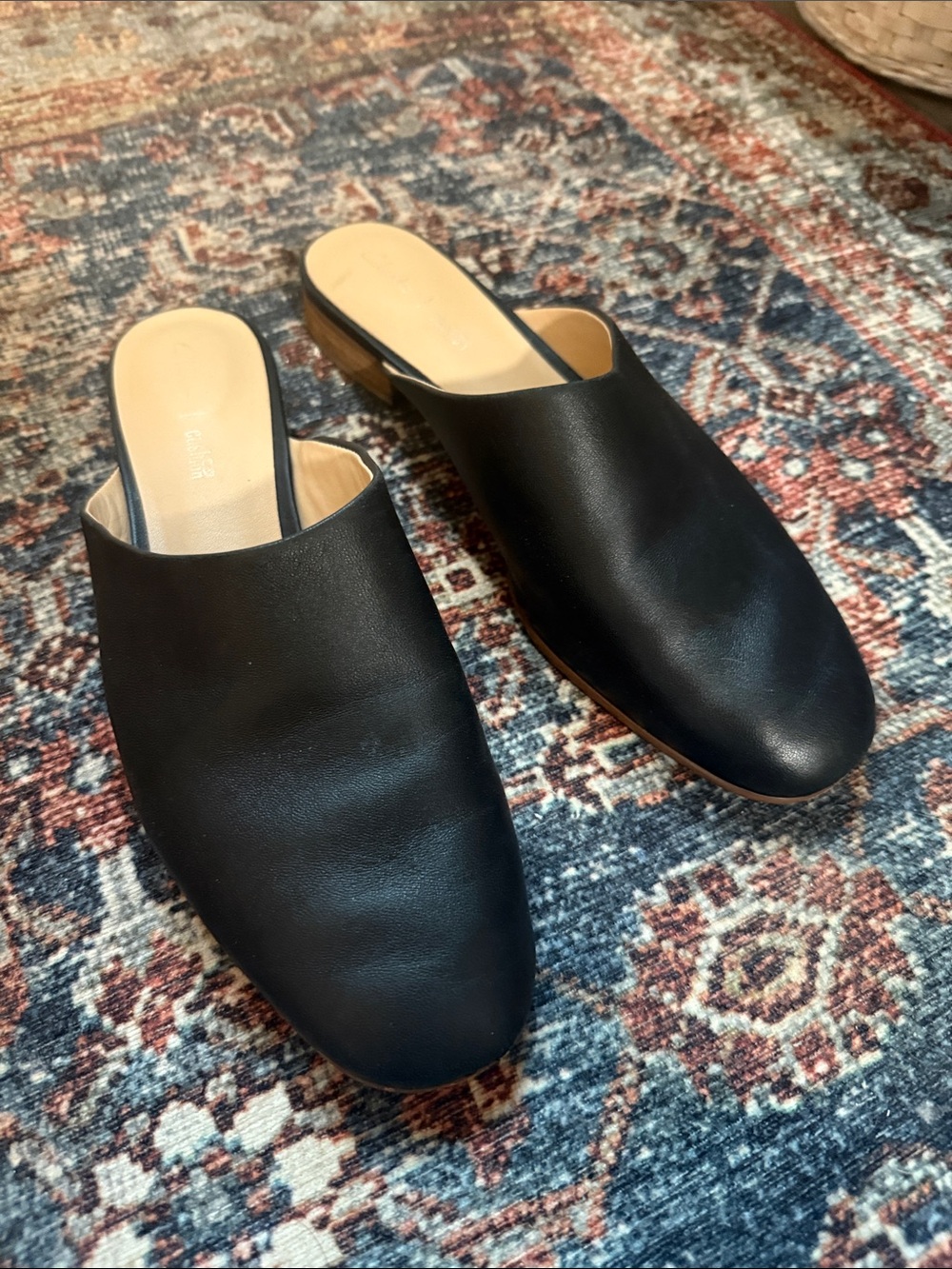 Clarks Cushion Black Leather Mules Women’s Size 10 Business Casual Comfort Shoes